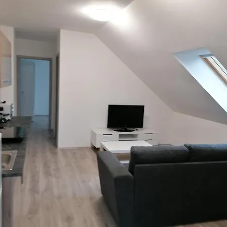 شقة Mohacs Apartman *