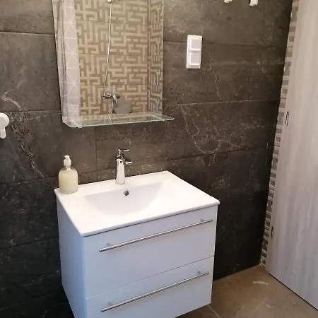 شقة Mohacs Apartman *